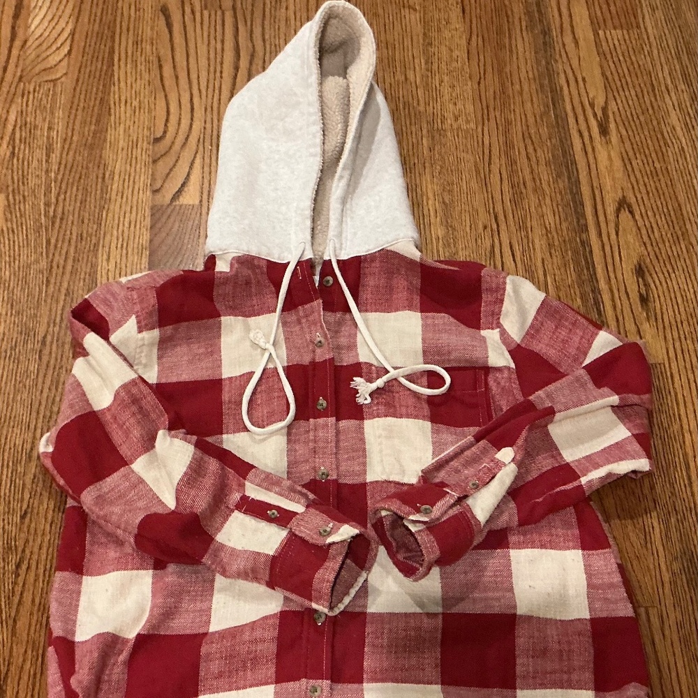 American Eagle Red Plaid Hooded Flannel Shacket  Womens‎ S Grunge Campus Casual